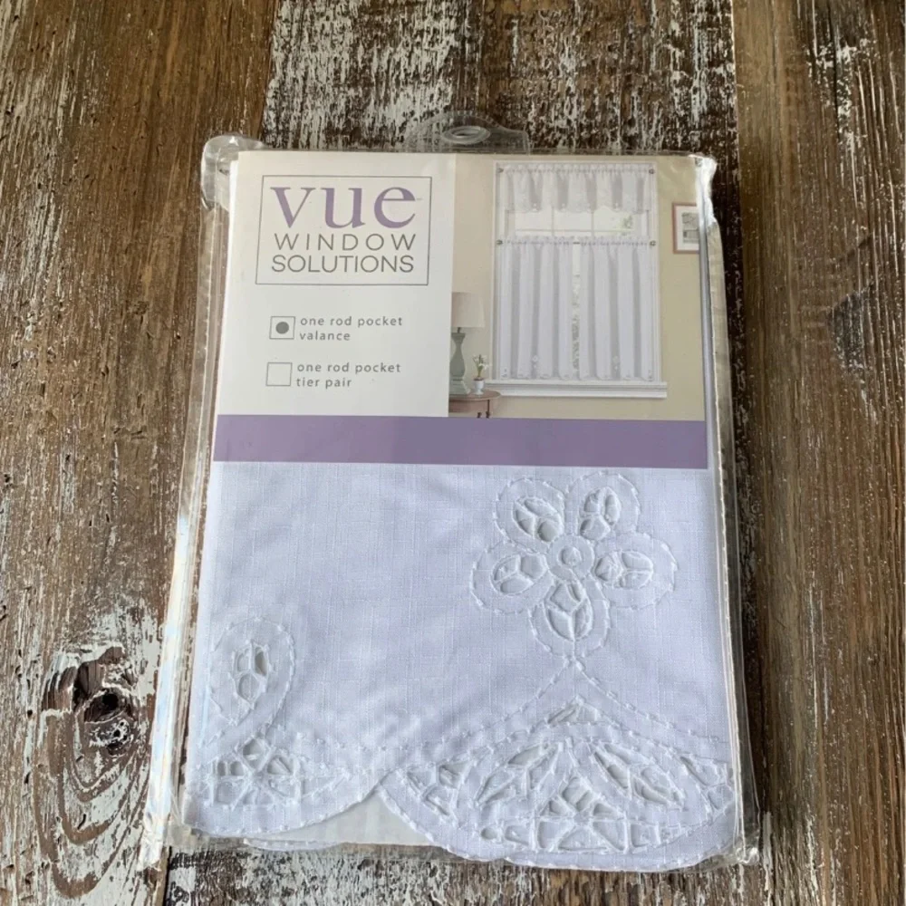 Vue valance & tier pair